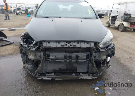 2017 Ford Focus Rs из США, поврежденный, VIN WF0DP3TH1H4125588